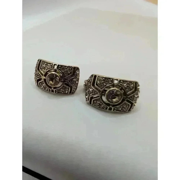 Monet Goldtone Clip On Earrings Exquisitely Beautiful Crystal - Picture 1 of 4